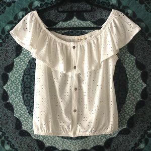 Free Kisses ruffled top💋